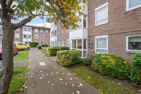 2 bedroom apartment for sale, Carters Close, Worcester Park KT4