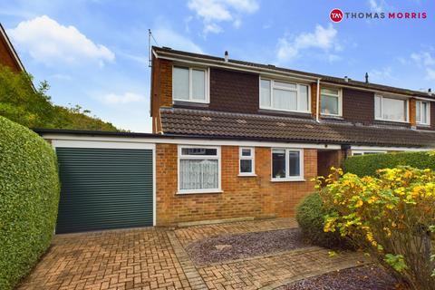 3 bedroom end of terrace house for sale, Oak Close, Cambridgeshire PE19