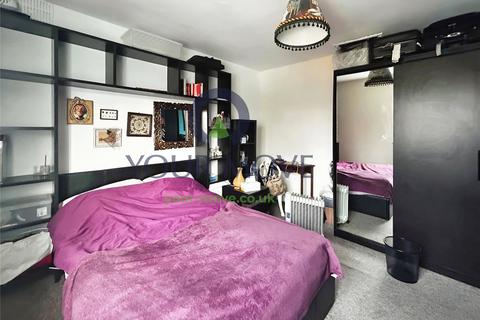 2 bedroom flat for sale, Invicta Road, London SE3