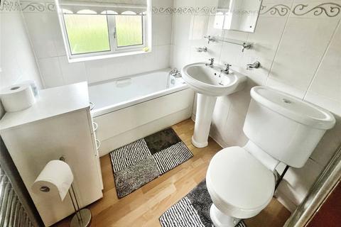 3 bedroom semi-detached house for sale, The Broadway, West Midlands DY1