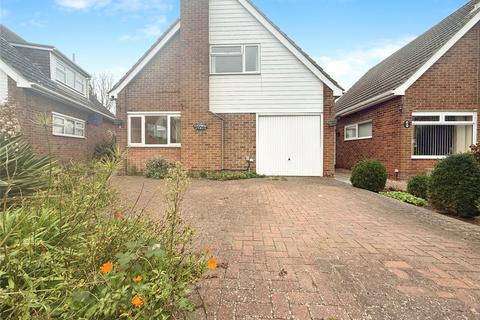 3 bedroom detached house to rent, St. Barnabas Close, Kent ME7