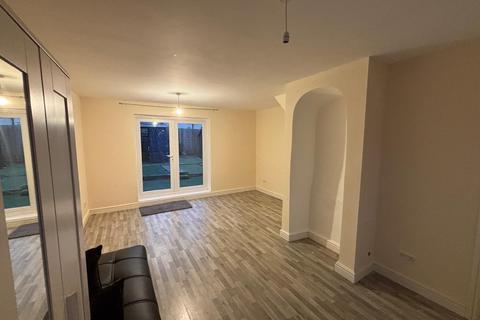 3 bedroom semi-detached house to rent, Lakefield Road, Oxford