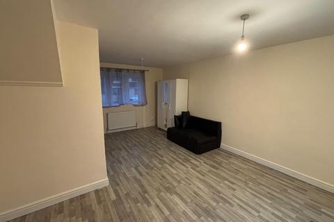 3 bedroom semi-detached house to rent, Lakefield Road, Oxford
