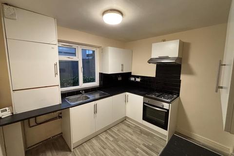 3 bedroom semi-detached house to rent, Lakefield Road, Oxford