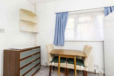 Studio to rent, NW2