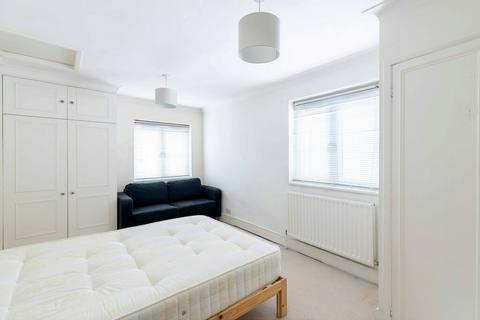 1 bedroom in a house share to rent, Kimbell Gardens, Parsons Green, SW6