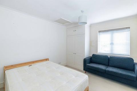 1 bedroom in a house share to rent, Kimbell Gardens, Parsons Green, SW6