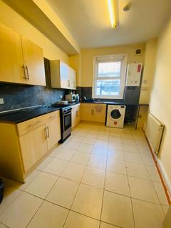 2 bedroom flat to rent, 63 North Road, Shanklin PO37