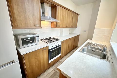 3 bedroom flat to rent, 102A Crookes Crookes Sheffield S10 1UH