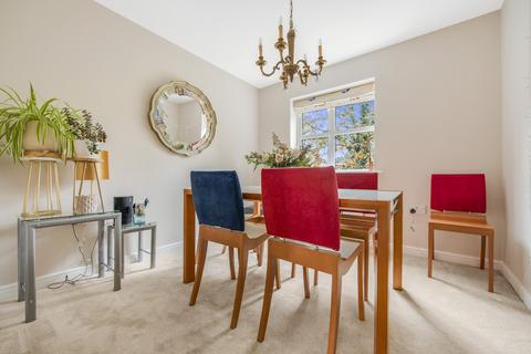 19 Ingles Drive, Worcester, WR2 5HR