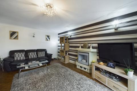 250 Lyndhurst Road, Corringham, Stanford-le-hope, SS17 7SP
