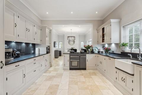 5 bedroom detached house for sale, Chalfont Lane, Rickmansworth WD3