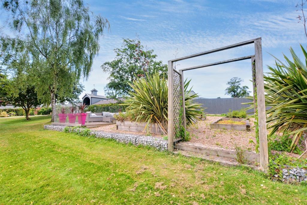 Garden 2.jpeg