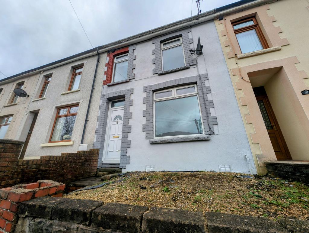 38 Albert Street, Mountain Ash, CF45 3 BA