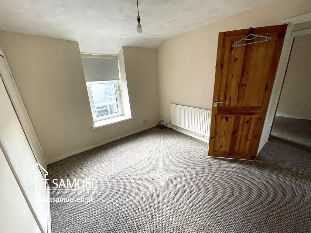 Bedroom 1a.JPG