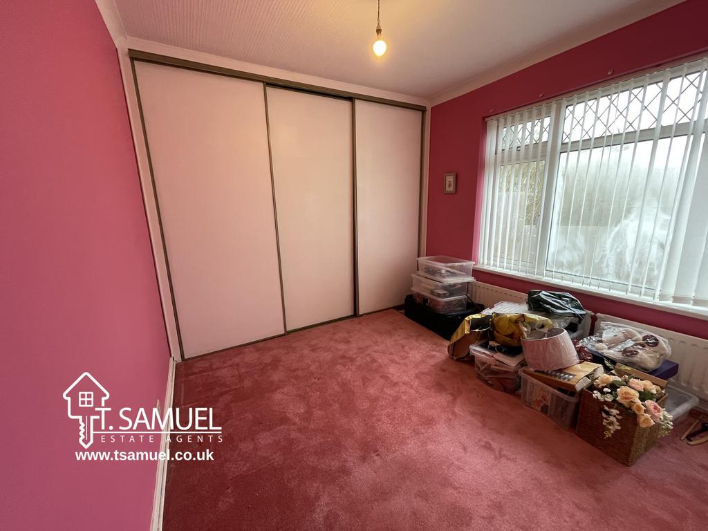 Bedroom 2c.JPG