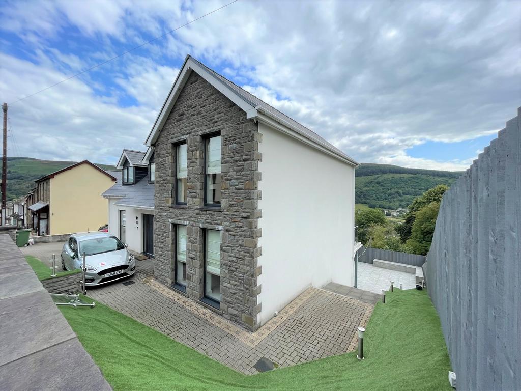 4 bedroom House for sale