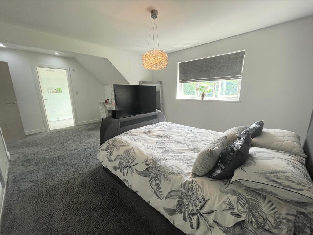 Master bedroom d