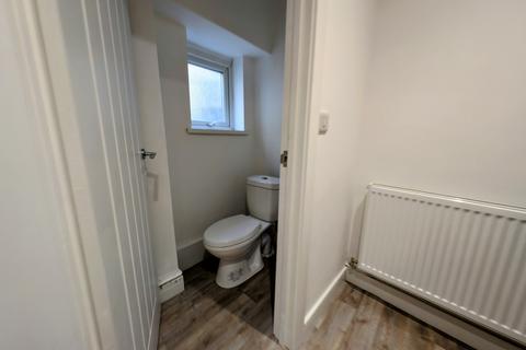 3 bedroom terraced house to rent, Woodfield Terrace, Mountain Ash. CF45 3YA