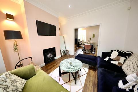 2 bedroom end of terrace house for sale, Wharncliffe Street, Hull