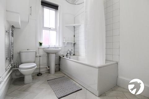 1 bedroom flat to rent, Pelham Road, Gravesend, Kent, DA11