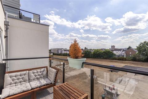 2 bedroom flat for sale, Hawker Drive, Surrey KT15