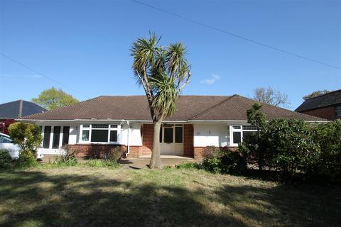 5 bedroom detached bungalow to rent, Station Road, Wootton Bridge, Ryde