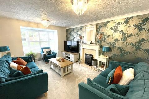 4 bedroom detached house for sale, Shillingston Drive, Berwick Grange, Shrewsbury