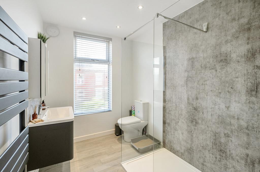 1st Flr Shower Room