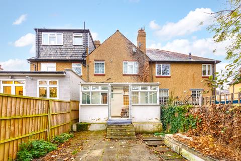 3 bedroom terraced house for sale, 18 Green Road, London N20