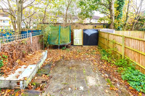 3 bedroom terraced house for sale, 18 Green Road, London N20