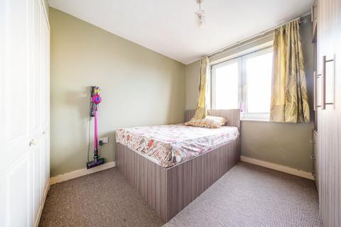 2 bedroom apartment for sale, Waxlow Way, Northolt, Middlesex