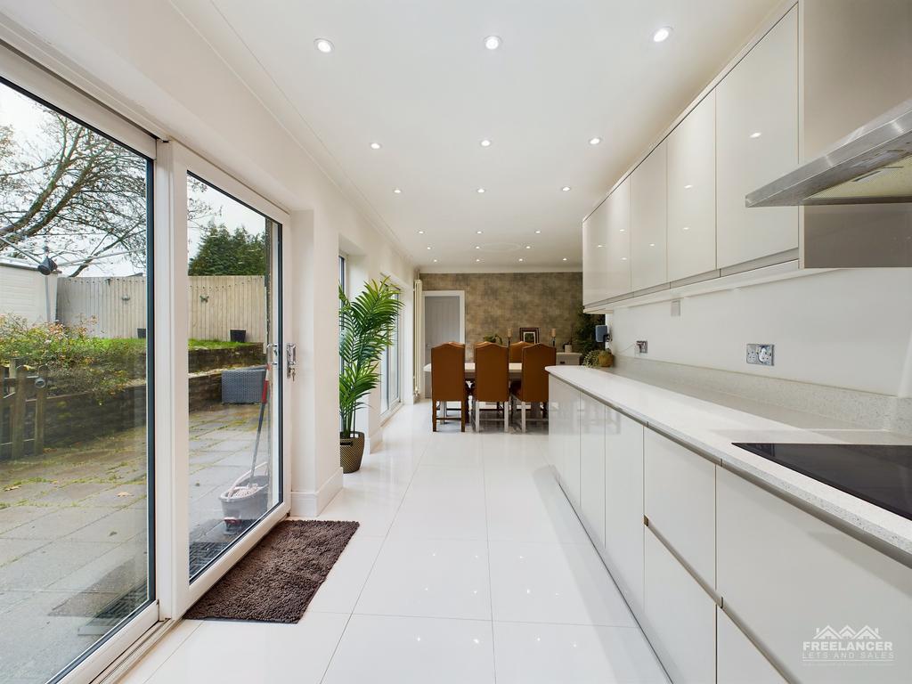 Kitchen 4