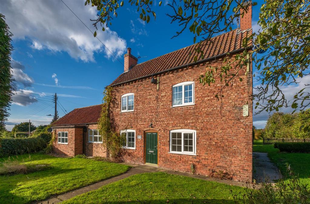 Yew Tree Cottage - Front - b.jpg