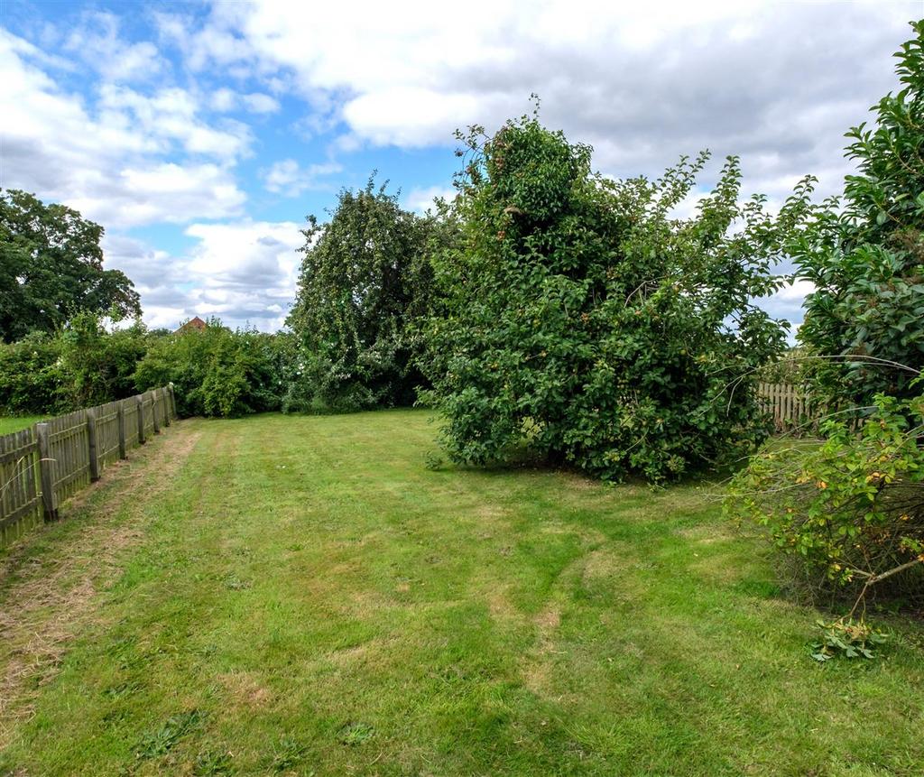 Yew Tree Cottage  - Rear Garden.jpg