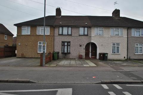 3 bedroom terraced house to rent, Reede Road, Dagenham