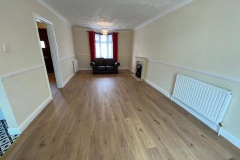 3 bedroom terraced house to rent, Reede Road, Dagenham