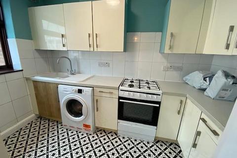 3 bedroom terraced house to rent, Reede Road, Dagenham