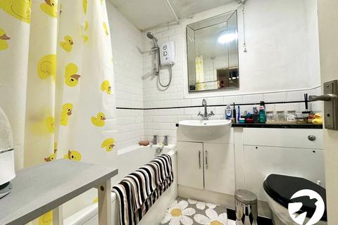 1 bedroom flat for sale, Armoury Road, London, SE8