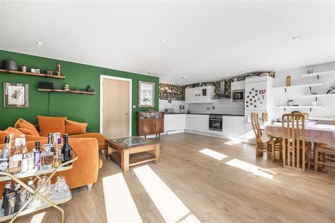 2 bedroom flat for sale, 52 Cadogan Terrace, London E9