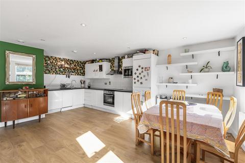 2 bedroom flat for sale, 52 Cadogan Terrace, London E9