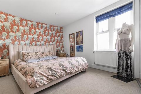 2 bedroom flat for sale, 52 Cadogan Terrace, London E9