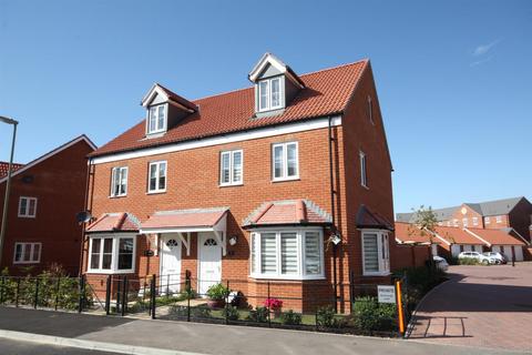 3 bedroom semi-detached house to rent, George Raymond Road, Eastleigh