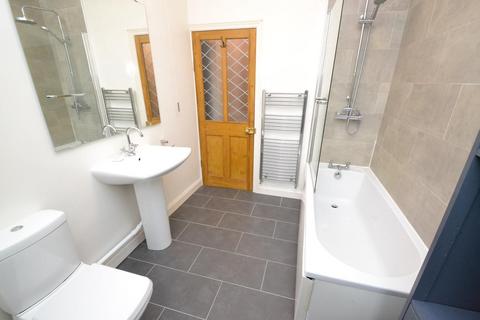 2 bedroom end of terrace house to rent, Wellington Terrace, Bramley, Leeds, LS13