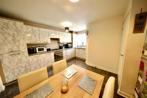 3 bedroom terraced house for sale, Hawthorn Avenue, Hull