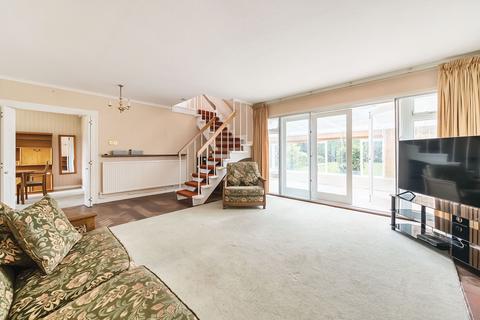 3 bedroom detached house for sale, Walnut Close, Epsom KT18