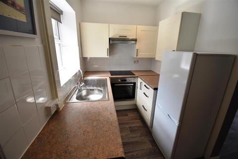 2 bedroom terraced house to rent, Hollins Street, Buxton