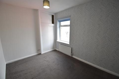 2 bedroom terraced house to rent, Hollins Street, Buxton