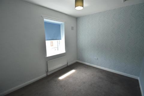 2 bedroom terraced house to rent, Hollins Street, Buxton