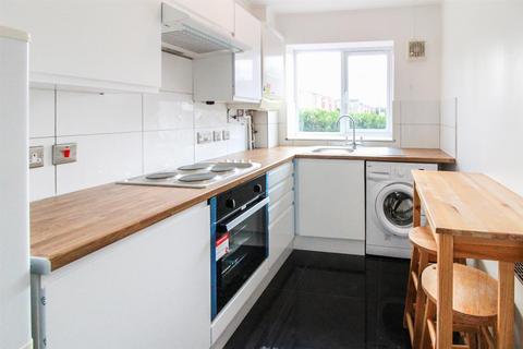 1 bedroom flat to rent, Russell Avenue, Aylesbury